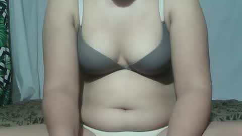 sweet_lily0613 online show from 03-03-25, 11:24