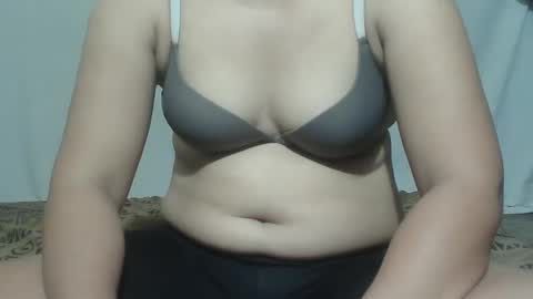 sweet_lily0613 online show from 03-04-25, 11:19