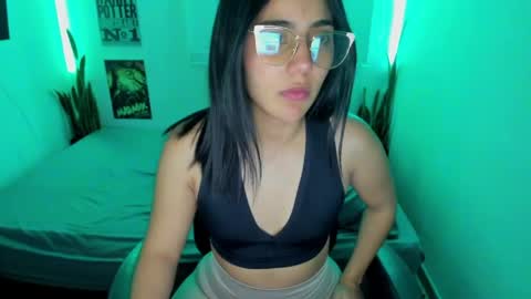 Snapshot of sweet_lina1 chatting on 04-29-26, 10:38 Lina online show from 04-29-26, 10:38