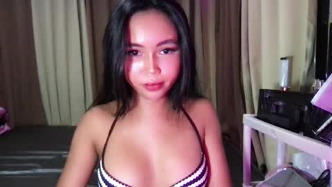 Snapshot of sweet_maleia69 chatting on 07-23-26, 01:58 Maleia online show from 07-23-26, 01:58