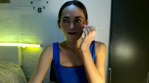 Snapshot of sweet_marry143 chatting on 10-20-25, 10:49 marry online show from 10-20-25, 10:49