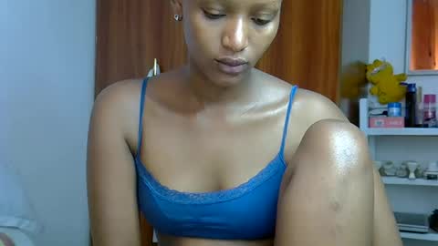 Linda online show from 05-12-26, 02:08