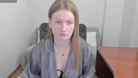 Snapshot of sweet_melody_of_ur_heart chatting on 04-21-26, 02:15 Mila online show from 04-21-26, 02:15