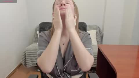 Snapshot of sweet_melody_of_ur_heart chatting on 04-24-26, 10:34 Mila online show from 04-24-26, 10:34