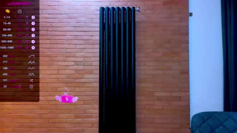 Mia online show from 10-26-25, 04:35