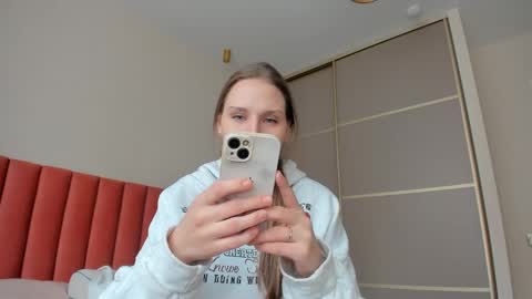 Snapshot of sweet_miss381 chatting on 03-11-25, 06:43 Sofi online show from 03-11-25, 06:43