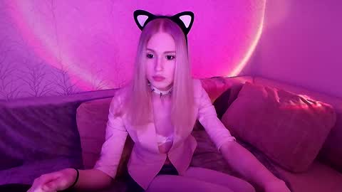 sweet_mol1y online show from 10-07-25, 09:45