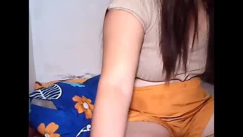 Snapshot of sweet_nipple chatting on 02-12-26, 08:04 annie online show from 02-12-26, 08:04