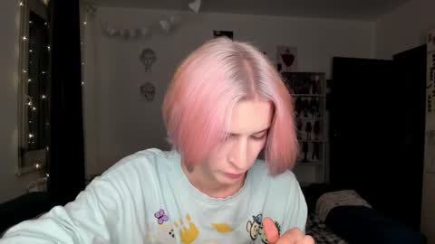 kira online show from 10-29-25, 06:09