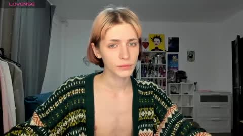 kira online show from 03-19-26, 05:17