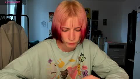 kira online show from 04-06-26, 11:22