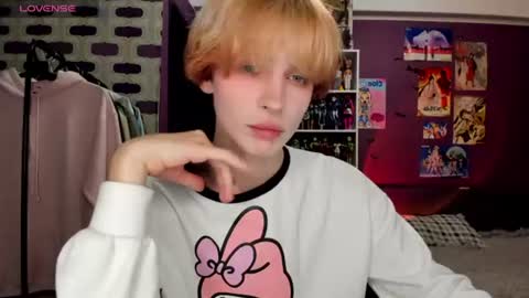 Snapshot of sweet_peach__ chatting on 07-04-26, 07:42 kira online show from 07-04-26, 07:42