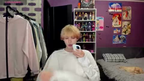 Snapshot of sweet_peach__ chatting on 07-05-26, 07:43 kira online show from 07-05-26, 07:43