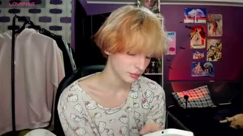 Snapshot of sweet_peach__ chatting on 07-06-26, 06:43 kira online show from 07-06-26, 06:43