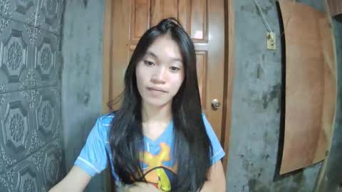 Snapshot of sweet_reyan2003 chatting on 04-29-26, 12:27 REYAN online show from 04-29-26, 12:27