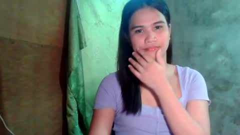 Snapshot of sweet_reyan2003 chatting on 06-20-26, 07:00 REYAN online show from 06-20-26, 07:00