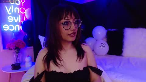 Roxanee online show from 11-12-25, 06:14