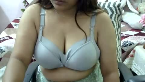 Snapshot of sweet_shivani chatting on 06-25-26, 04:34 sweet_shivani online show from 06-25-26, 04:34