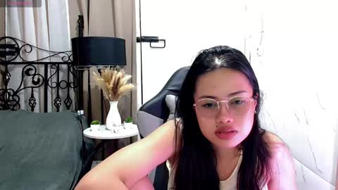 Leah online show from 11-11-25, 07:03