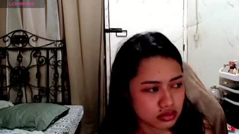 Snapshot of sweet_sirenxx chatting on 07-15-26, 06:07 Leah online show from 07-15-26, 06:07