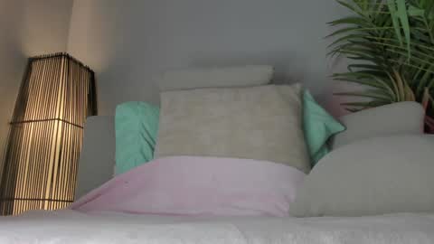 Adeline  online show from 11-06-25, 12:39