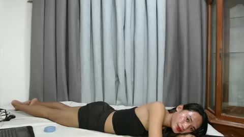 SOFIE online show from 10-23-25, 05:44