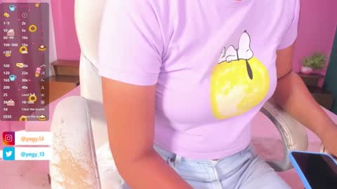 Snapshot of sweet_starxx chatting on 11-06-25, 06:42 Yeileen online show from 11-06-25, 06:42