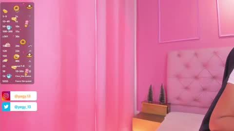 Snapshot of sweet_starxx chatting on 11-29-25, 05:05 Yeileen online show from 11-29-25, 05:05