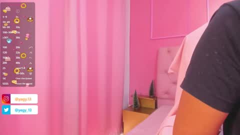 Snapshot of sweet_starxx chatting on 12-05-25, 05:42 Yeileen online show from 12-05-25, 05:42