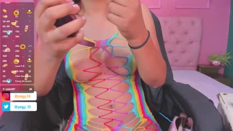 Snapshot of sweet_starxx chatting on 12-16-25, 05:29 Yeileen online show from 12-16-25, 05:29