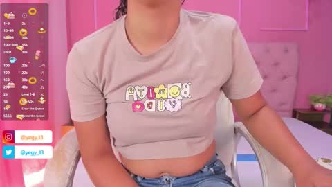 Snapshot of sweet_starxx chatting on 12-17-25, 05:19 Yeileen online show from 12-17-25, 05:19