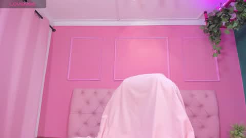 Snapshot of sweet_starxx chatting on 01-31-26, 08:18 Yeileen online show from 01-31-26, 08:18