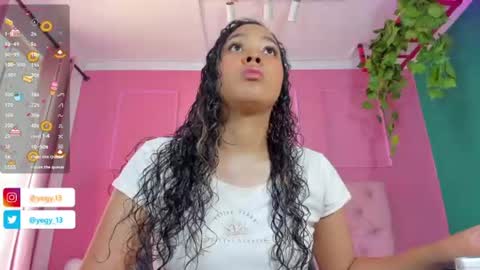 Snapshot of sweet_starxx chatting on 06-18-26, 09:08 Yeileen online show from 06-18-26, 09:08