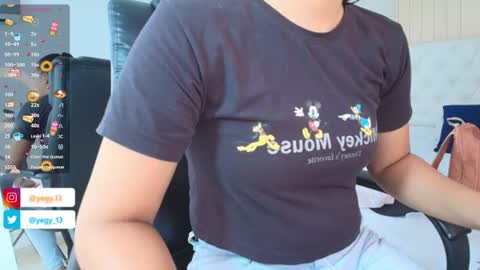 Snapshot of sweet_starxx chatting on 07-16-26, 10:27 Yeileen online show from 07-16-26, 10:27