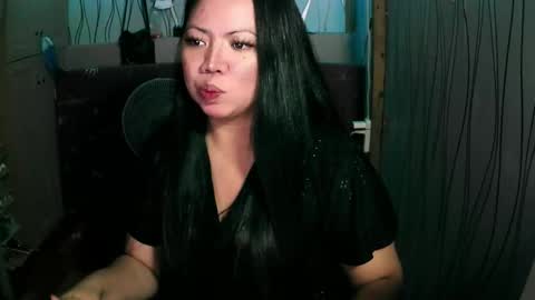 Snapshot of sweet_sugarxxx09 chatting on 11-24-25, 06:29 Caren online show from 11-24-25, 06:29