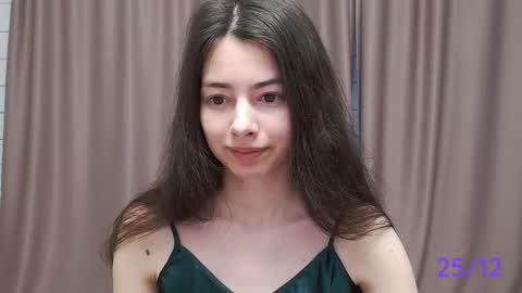 Snapshot of sweet_sweet_angel chatting on 12-25-24, 09:45 Angel online show from 12-25-24, 09:45