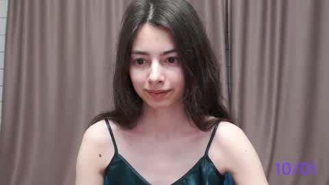 Snapshot of sweet_sweet_angel chatting on 01-10-25, 06:28 Angel online show from 01-10-25, 06:28