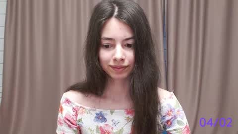 Snapshot of sweet_sweet_angel chatting on 02-04-25, 05:53 Angel online show from 02-04-25, 05:53