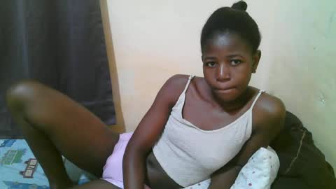 Snapshot of sweet_tattiana chatting on 06-25-26, 09:47 Tatty online show from 06-25-26, 09:47