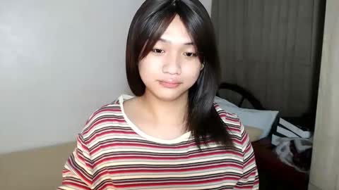 Snapshot of sweet_tenshi chatting on 12-14-25, 11:42 tenshi online show from 12-14-25, 11:42