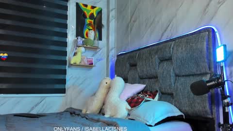 Isabella online show from 01-10-25, 09:42