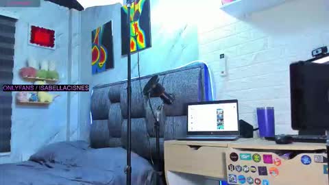 Isabella online show from 10-25-25, 08:14