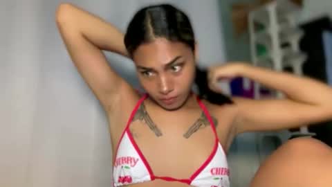 Snapshot of sweet_trishaxx chatting on 04-21-26, 03:13 Trisha online show from 04-21-26, 03:13