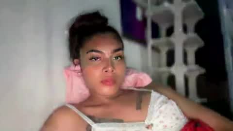 Snapshot of sweet_trishaxx chatting on 05-25-26, 01:28 Trisha online show from 05-25-26, 01:28