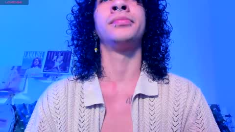 Steven independent model online show from 12-02-24, 01:02