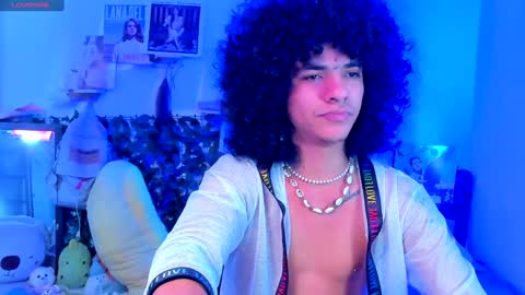 Steven independent model online show from 12-16-24, 07:10