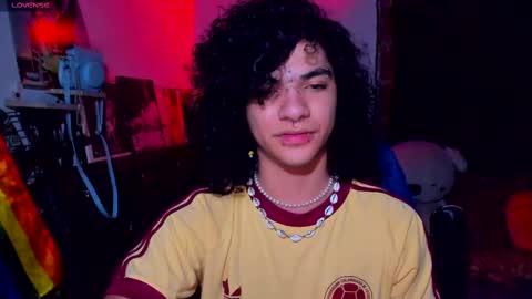 Steven independent model online show from 02-11-25, 04:01