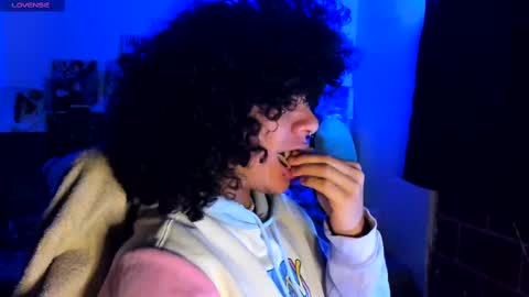 Steven independent model online show from 03-08-25, 04:45