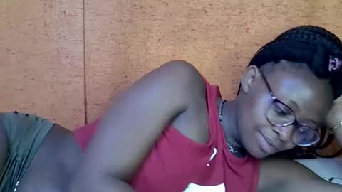 Snapshot of sweet_zarah chatting on 04-17-26, 01:30 sweet_zarah online show from 04-17-26, 01:30