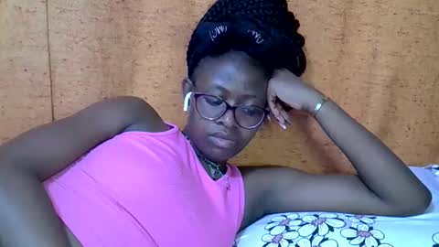 Snapshot of sweet_zarah chatting on 04-17-26, 06:44 sweet_zarah online show from 04-17-26, 06:44